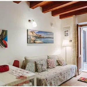  Holiday home Aretusa